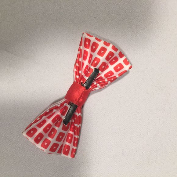 YouTube RARE CUSTOM MADE VIDCON Clip On Bow Tie - Picture 2 of 7